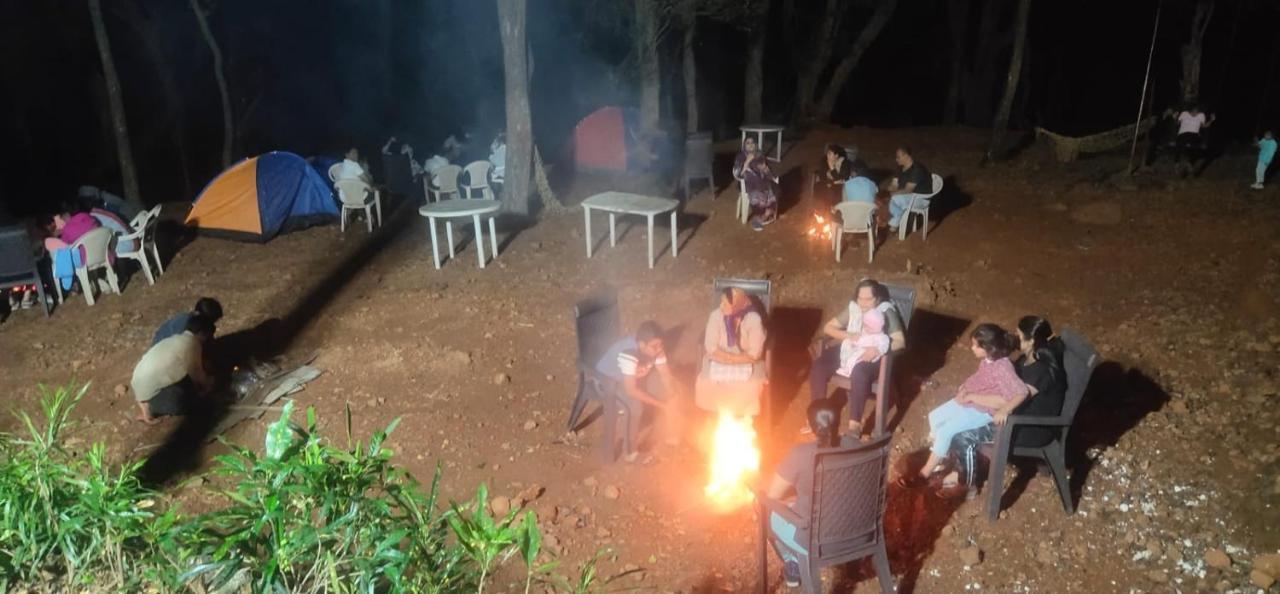 Hilltone Veg Non Veg Matheran Hotel Eksteriør billede