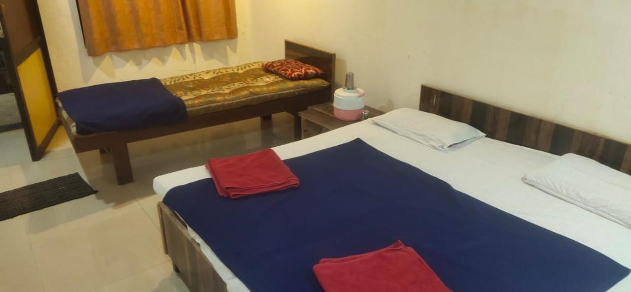 Hilltone Veg Non Veg Matheran Hotel Eksteriør billede