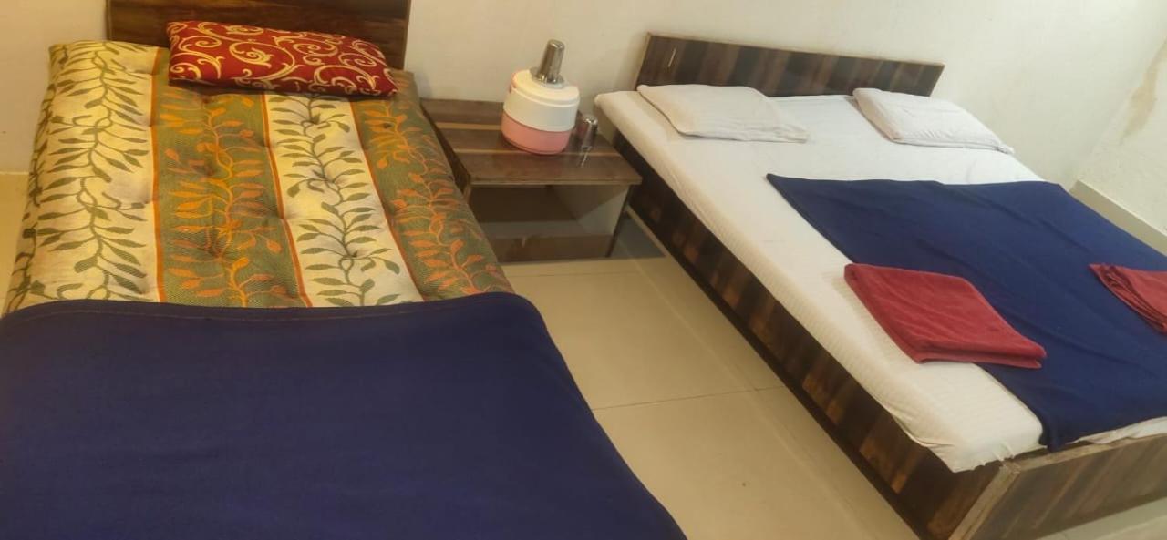Hilltone Veg Non Veg Matheran Hotel Eksteriør billede