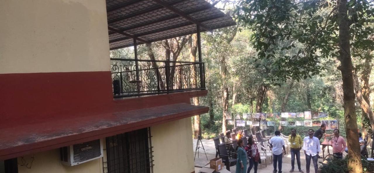 Hilltone Veg Non Veg Matheran Hotel Eksteriør billede