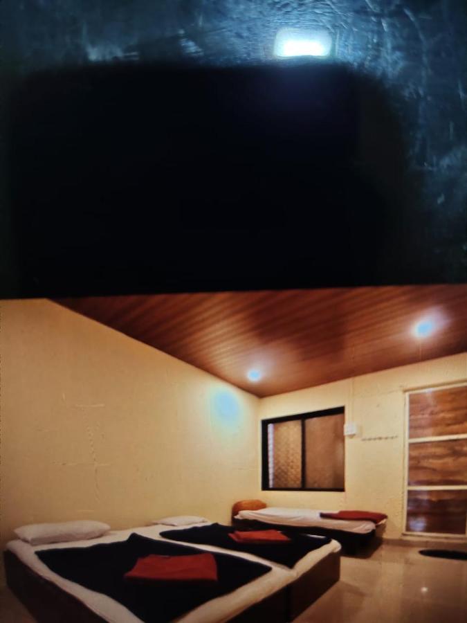 Hilltone Veg Non Veg Matheran Hotel Eksteriør billede